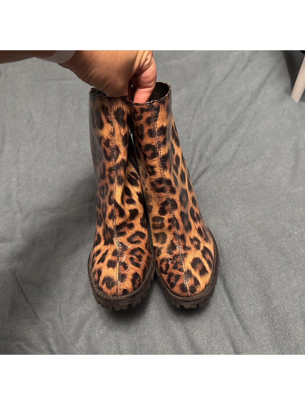 Schutz Faux Patent Leather Leopard Animal Print High Heel Ankle Booties Sz 8.5 - Picture 3 of 6